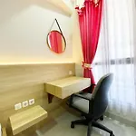 Homey And Modern Studio The Alton Apartment By Travelio
