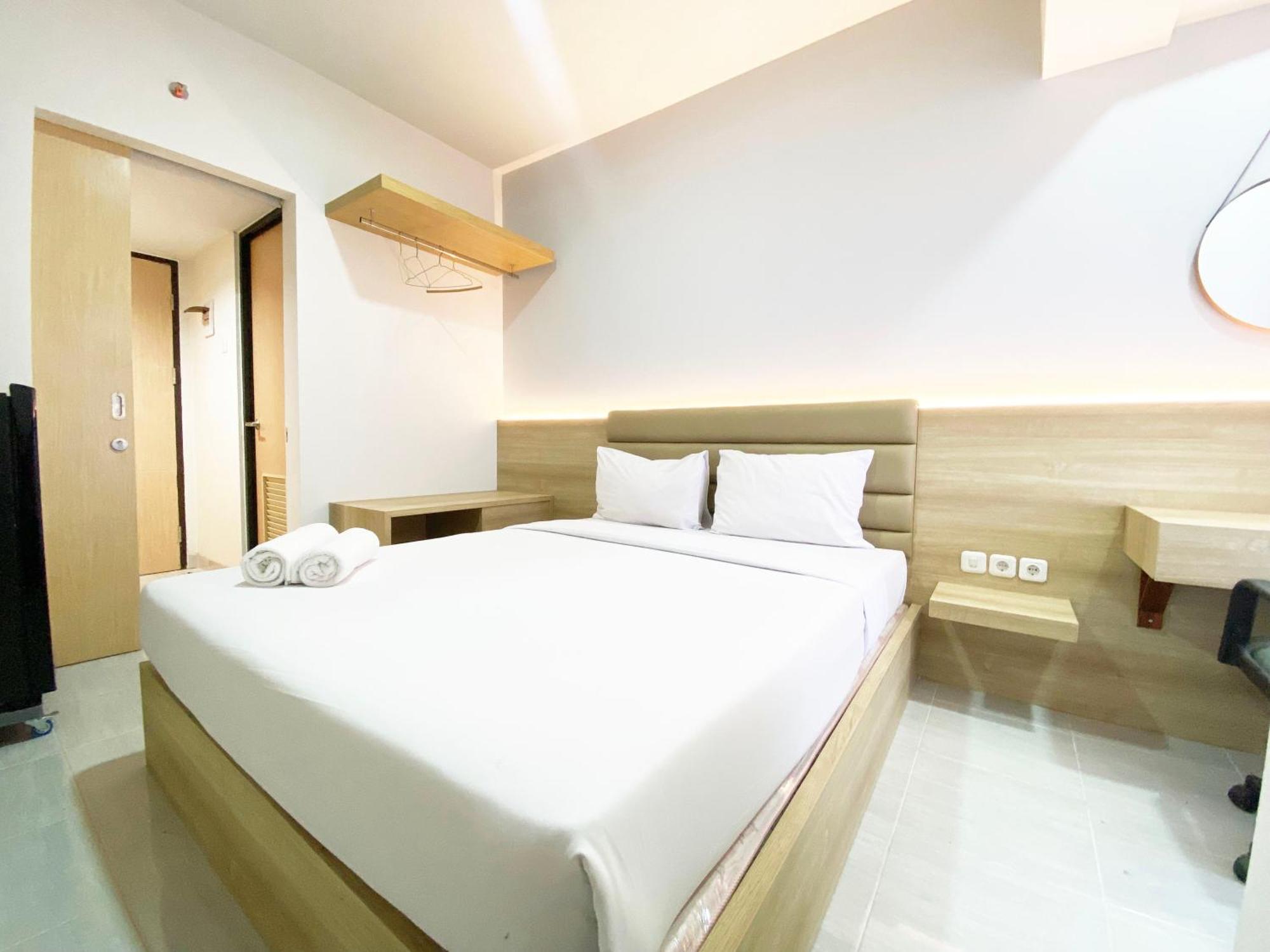 Homey And Modern The Alton By Travelio
